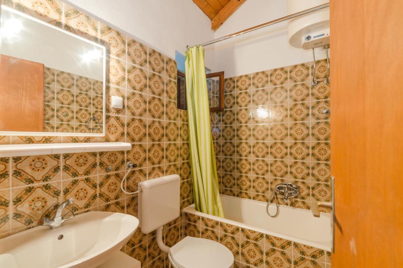 Apartmani Bugenvilija Brbinj Exterior photo